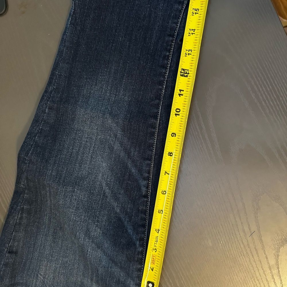 Judy Blue cropped Dark Blue Jeans - Picture 4 of 5